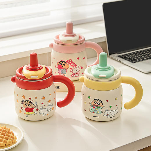 摩登主妇蜡笔小新大容量保温杯办公室杯子女冰霸杯高颜值吸管水杯 商品图0