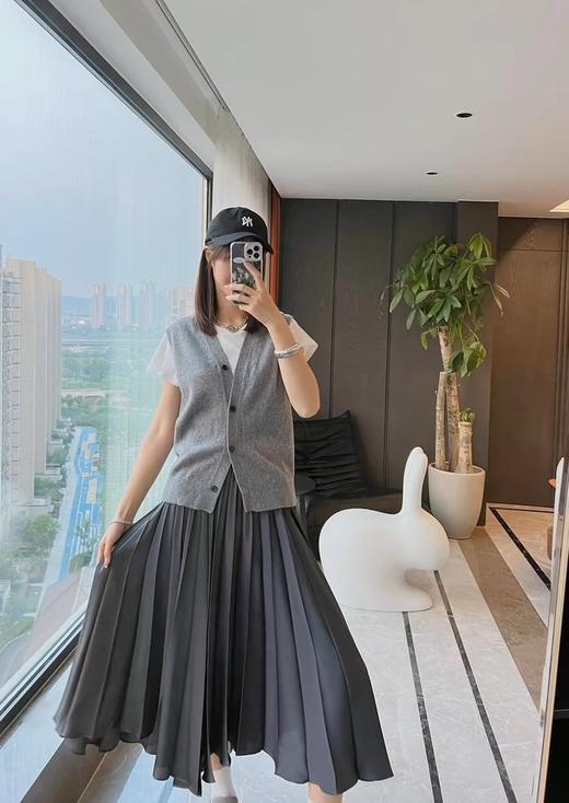 【高品质私服】【CC流光缎面扇形不规则百褶裙】柔和靓丽 视觉上倍感高级G0836-CC【无标出货 介意慎拍】 商品图5