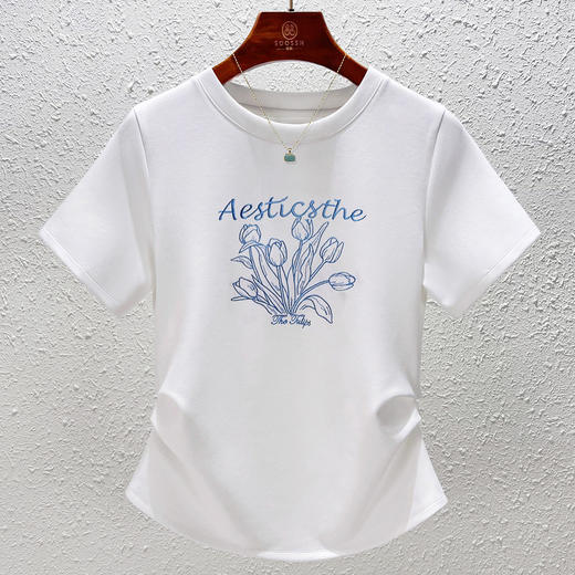 「自」全新升级【铂金会员109/天猫139/差价30】(05247)洛诗琳郁金香刺绣T恤2025夏季新款正肩圆领修身显瘦上衣女 商品图2