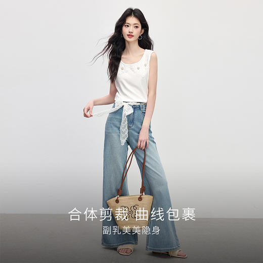 【专属特价】熙世界白色钉珠立体花朵无袖背心外穿绝美短款上衣女2025夏季新款 商品图3