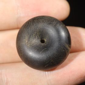 BC.XT6.6-7  东马沉水(平安扣) ，6.46g