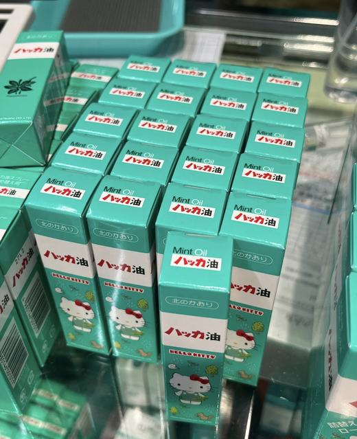 日本本土三丽鸥联名北海道限定北见Hello kitty薄荷油提神喷雾11.5ml 清凉油 驱蚊醒脑 商品图5