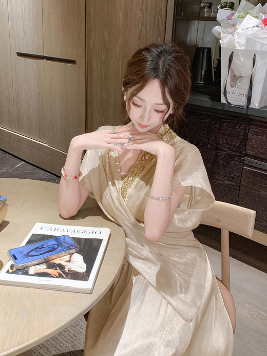 张心子【宴会主角】泰式V领度假风优雅气质两件套套装 U2505050 商品图7