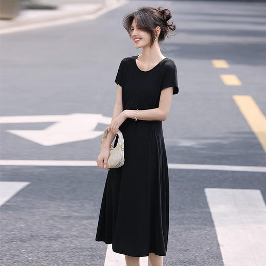 【周末秒杀】熙世界赫本风黑色连衣裙女收腰显瘦夏季针织冰丝T恤裙子2025新款 商品图2