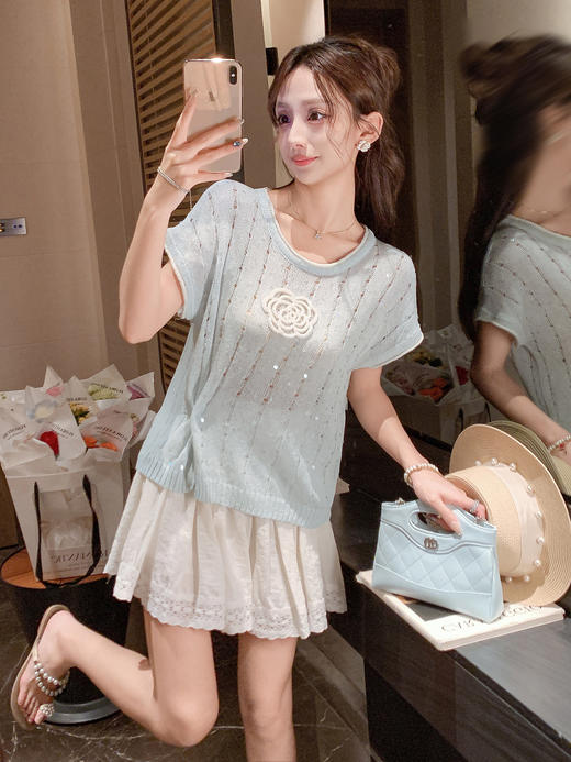 张心子【幻彩山茶花】miu系镂空山茶花气质显瘦上衣 U2505073 商品图2