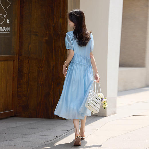 熙世界莱赛尔蓝色连衣裙女2025夏季新款法式海边度假天丝a字裙子 商品图4