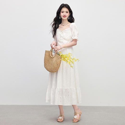 【专属特价】熙世界纯棉白色连衣裙女夏装新款法式浪漫刺绣方领荷叶边初恋长裙 商品图3