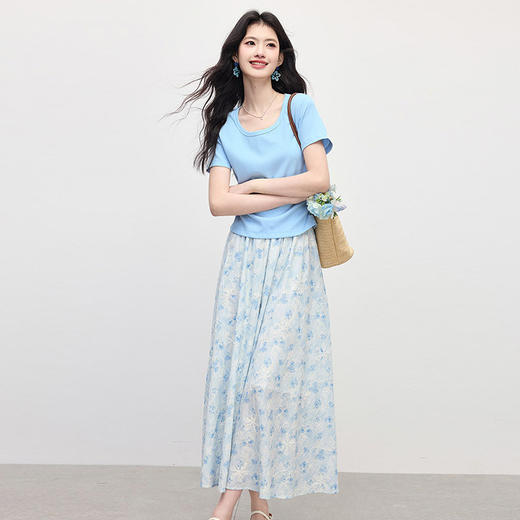 【周末秒杀】熙世界2025夏日出游穿搭套装女法式度假短袖T恤碎花半身裙两件套 商品图4