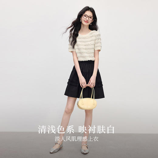【专属特价】熙世界花边设计肌理感T恤短袖女2025夏季新款圆领独特漂亮的上衣 商品图2