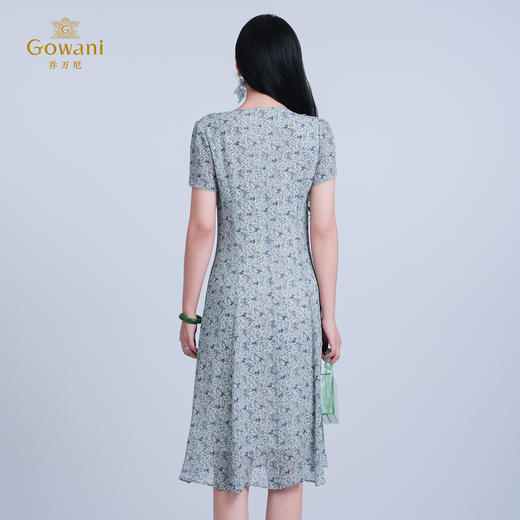 乔万尼2025新品V领时尚木耳边印花修身100%真丝ED2E530 商品图4