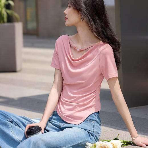 【周末秒杀】熙世界串珠荡领纯色T恤短袖女2025年夏季新款不规则褶皱收腰上衣 商品图1