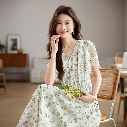 【专属特价】熙世界法式碎花V领连衣裙女夏季2025年新款垂感显瘦收腰雪纺裙子 商品图4