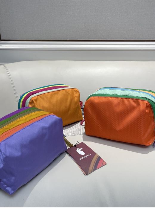 自留。暑假用起来～纯元！Cot*p*xi羊驼多功能收纳洗漱包4L～ 独一无二多巴胺配色 商品图7
