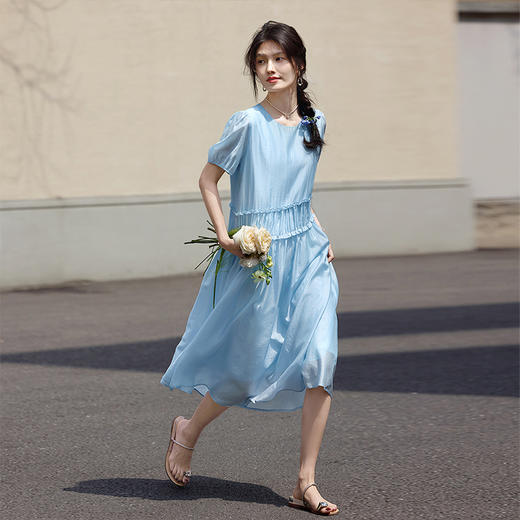 熙世界莱赛尔蓝色连衣裙女2025夏季新款法式海边度假天丝a字裙子 商品图3