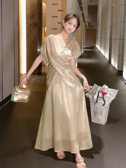 张心子【宴会主角】泰式V领度假风优雅气质两件套套装 U2505050 商品图8