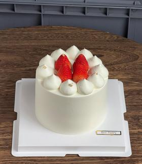 草莓造型蛋糕