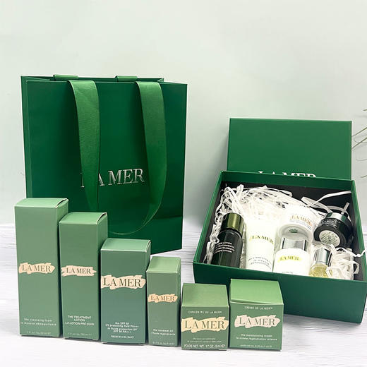 【女神狂欢嗨购】（一般贸易）Lamer/海蓝之谜全家福六件套精粹水30ml洁面乳30ml防晒乳20ml精华油5ml面霜7ml绿眼霜5ml 商品图1