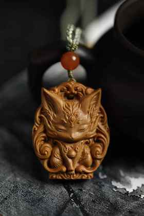 九尾灵狐°老山檀香吊坠