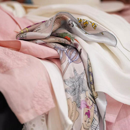 【不退不换】【现货】良木礼丝巾（1013） 商品图0