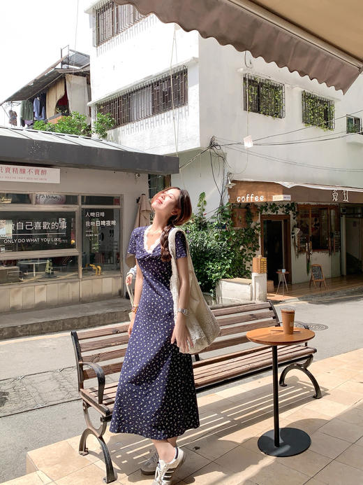 【169元任选2件】现货秒杀！卖完下架不再补 ！V领蕾丝碎花连衣裙 商品图8