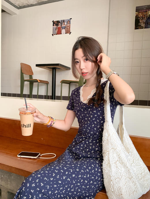 【169元任选2件】现货秒杀！卖完下架不再补 ！V领蕾丝碎花连衣裙 商品图6