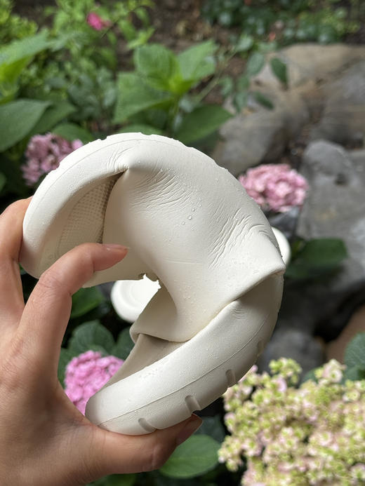 【线上99元，我们限时29.9福利抢】洗澡稳稳鞋！正品良尖防滑拖鞋！一体成型EVA材质，轻便好穿不臭脚！鞋底TPR贴片，防滑耐磨，浴室里也不怕打滑！很重要！！必看！！建议卡码拍大脚面高脚胖拍大！ 商品图1