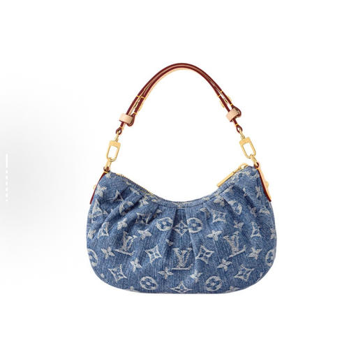 顶级免税版 VIP专柜体验 收到即官网同样 Lv pochette Valley 蓝牛仔 豌豆包 是我的审美 好喜欢！！！ 肩带是可以调节的 ～不能斜挎！放下promax和日常的小东西也没有问题。 商品图2