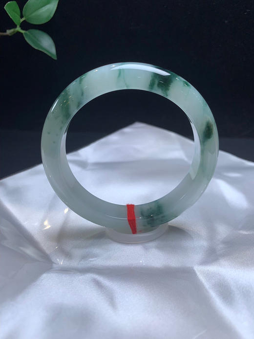 620157，59飘花手镯，清新白底。大半圈飘蓝花 整体清爽干净 商品图0