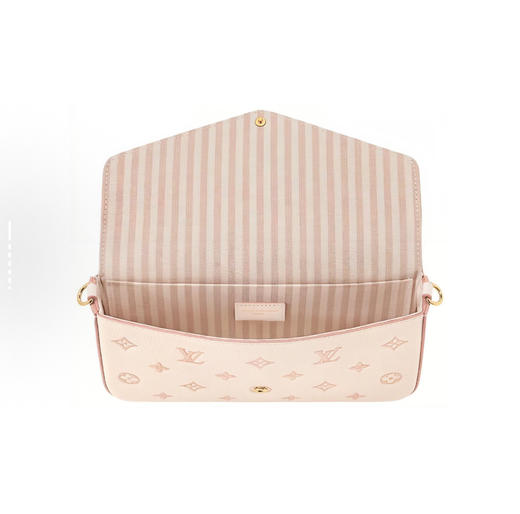 顶级免税版 VIP专柜体验 收到即官网同样 LV Pochette Felicie 三合一链条包   颜值暴击 链条可以单肩/斜挎，腋下包size超显比例！奶呼呼的~超适合夏天 商品图3