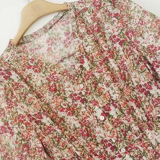 VIVIAN LIU V2524105 春季新款V领花边设计印花收腰短袖连衣裙 商品图2