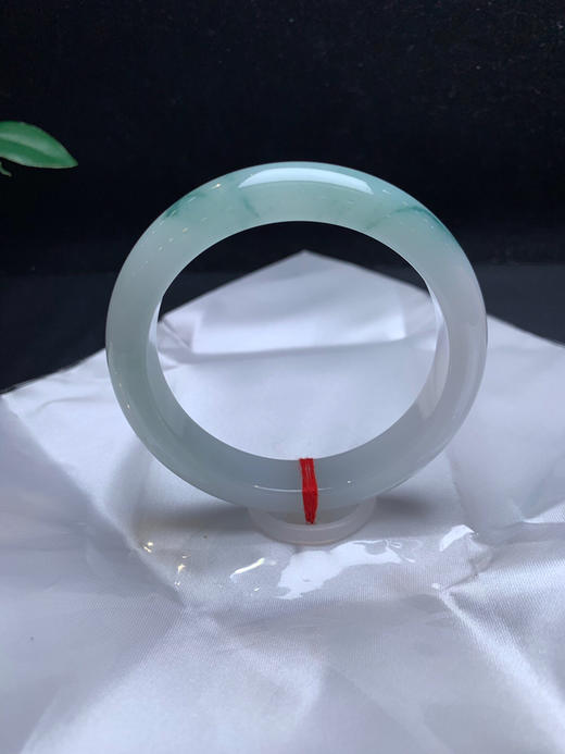 620158，58飘花手镯，芙蓉底飘蓝花，底妆超细，一截清新蓝花 商品图0