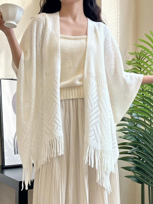 TZW-2025经典薄款披肩女镂空流苏斗篷 商品图6