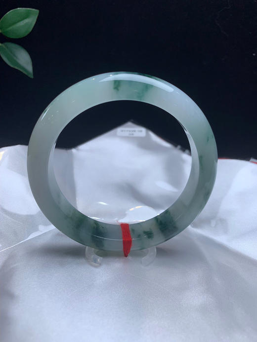 620157，59飘花手镯，清新白底。大半圈飘蓝花 整体清爽干净 商品图1