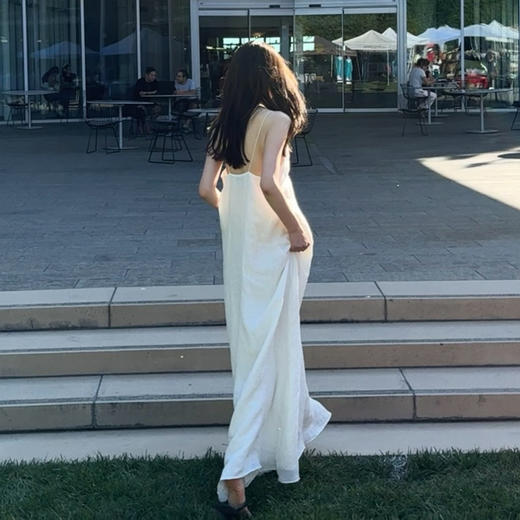 ROMI STUDIO“气质优雅”90%亚麻极简白轻薄吊带连衣裙 RWCSLD2690【发货时间：25-30天】 商品图3