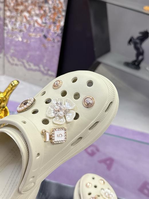 出口转内销 超级好穿的卡骆驰Crocs 云朵系列 洞洞鞋 增高5cm！ 软软糯糯的鞋子 很可爱很好穿 配送鞋面挂件 （一鞋二穿）名副其实的真香鞋 🍥 商品图7