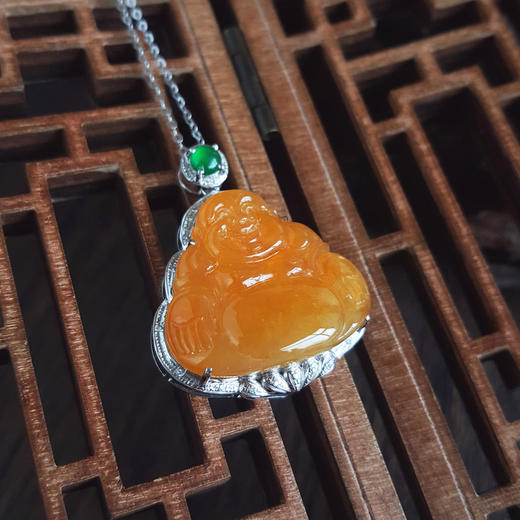 【天然正品】AU750白金镶钻镶天然糯冰种鸡油黄佛公造型翡翠（平安、吉祥）吊坠项链29.8*24.7*8.8MM（皆取最大值）女士现售价：4280！280525NJM13 商品图9