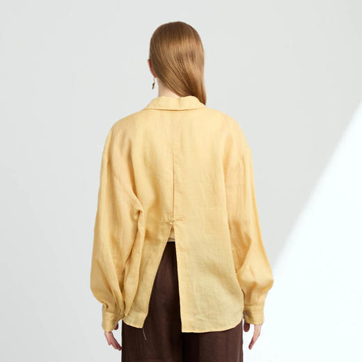 VIVIAN LIU V2533001 夏季女装翻领后背开叉防晒宽松长袖衬衫 商品图1