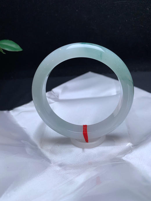 620158，58飘花手镯，芙蓉底飘蓝花，底妆超细，一截清新蓝花 商品图3