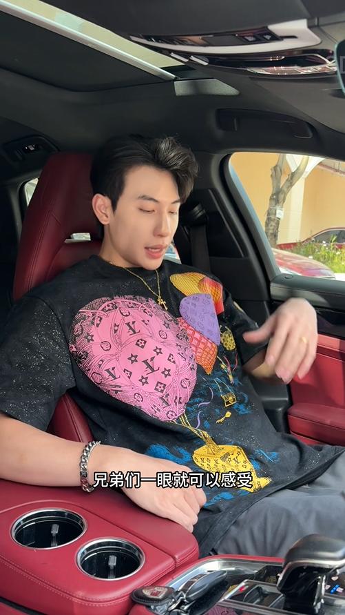 T3789夏季高级感新款男士美式彩色热气球印花短袖T恤满天星百搭上衣 商品图0