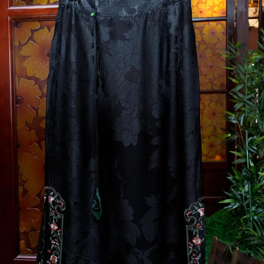 真丝刺绣腰裙 商品图0