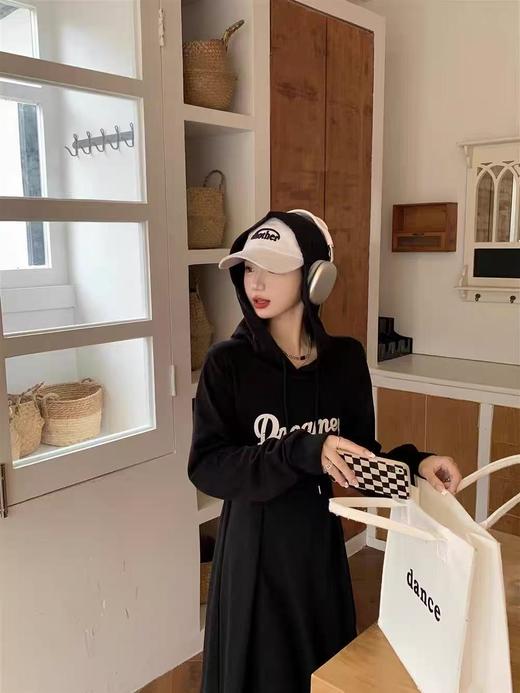 双十二福利！【诗铭洛可】XC7664连衣裙长袖连帽字母中裙 商品图4