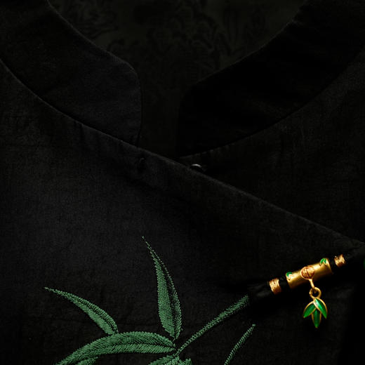 香云纱熊猫刺绣外套 商品图2