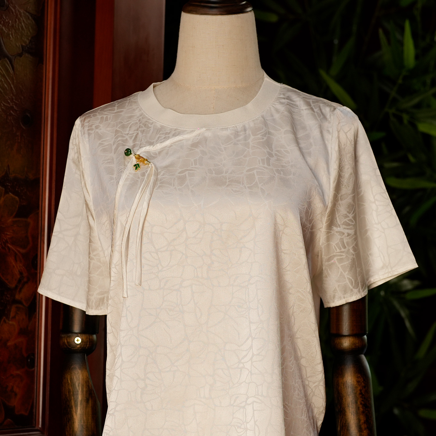 桑蚕丝圆领上衣