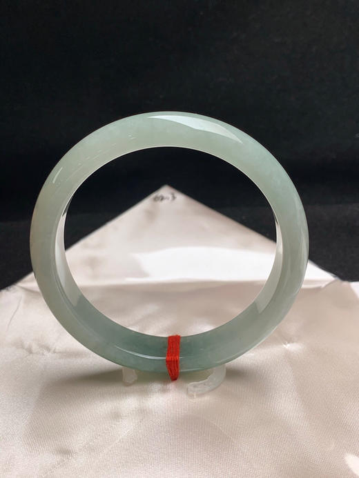620166，62.3圈口，糯化飘油青正圈平安镯，半山水色 商品图3