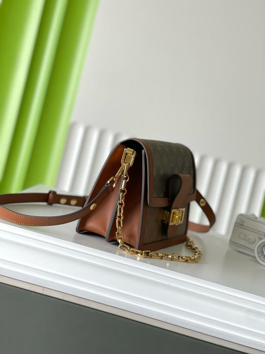 夏季特惠💰1000 原单LV 大号M45958 尺寸：25×17×10.5cm DAUPHINE 达芙妮斜挎包大号 变码芯片 商品图1