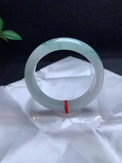 620158，58飘花手镯，芙蓉底飘蓝花，底妆超细，一截清新蓝花 商品图1