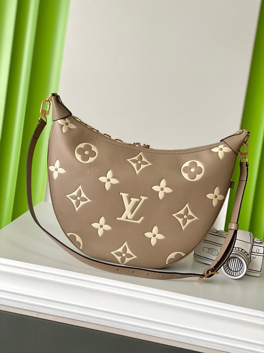 夏季特惠💰1150 原单LV M46738 尺寸：38×26×10cm LOOP HOBO 全皮月亮包 变码芯片 商品图2