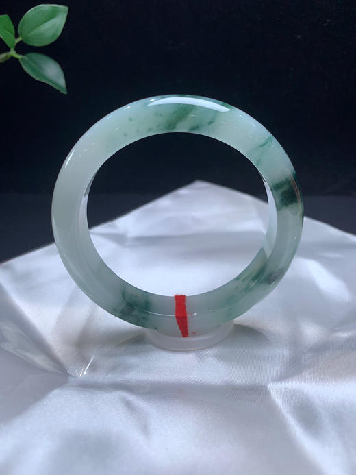 620157，59飘花手镯，清新白底。大半圈飘蓝花 整体清爽干净 商品图2