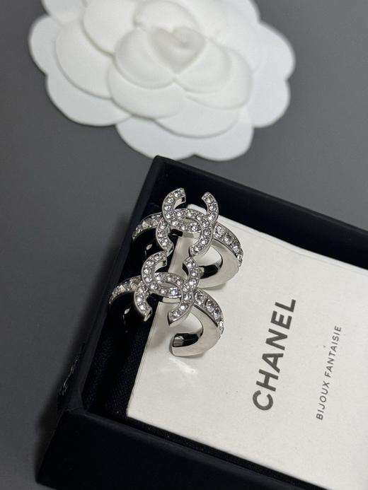 香奈儿 最新款白金cc圆形钻耳钉 （XTY） 商品图2