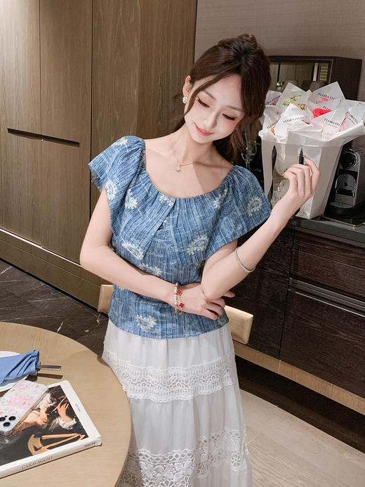 张心子【假日腰果花】方领气质刺绣遮肉上衣 U2505088 商品图7